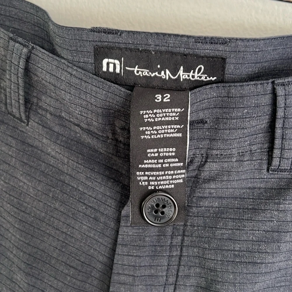 TRAVIS MATHEW MENS BECK PERFORMANCE GOLF SHORTS 32 WAIST